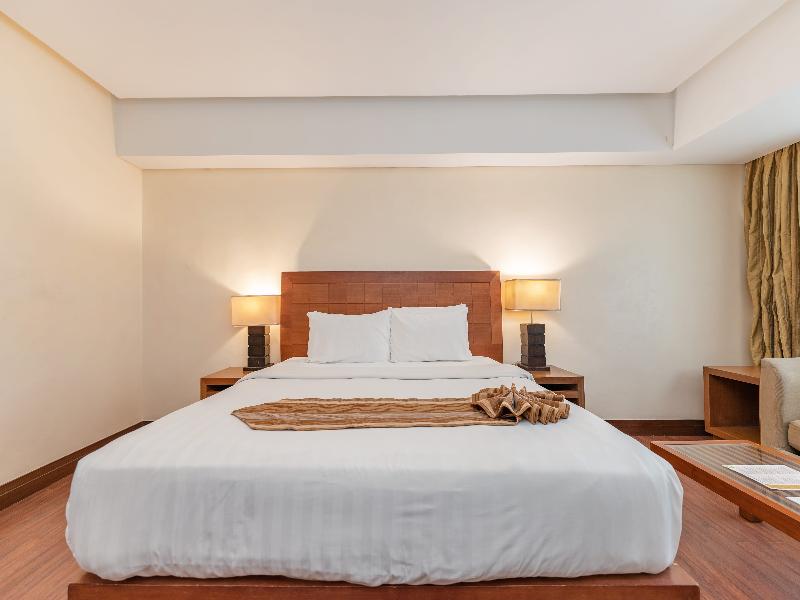 Crown Regency Hotel & Towers Cebu image