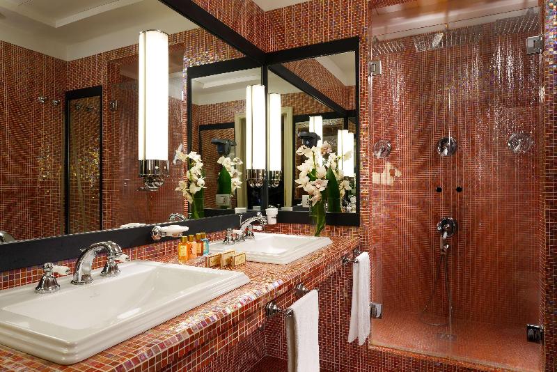 Stay in style at Grand Hotel Savoia Genova, Curio Collection