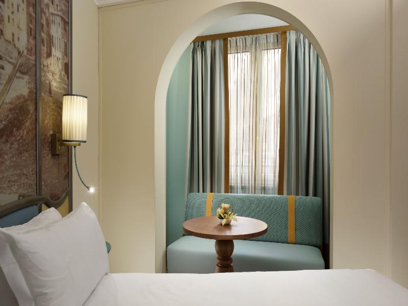 Grand Hotel Savoia Genova, Curio Collection image
