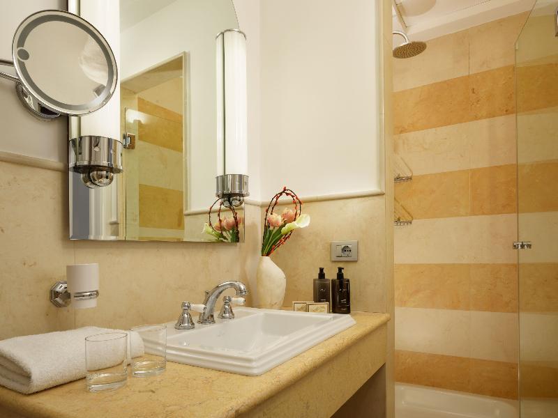 Grand Hotel Savoia Genova, Curio Collection image