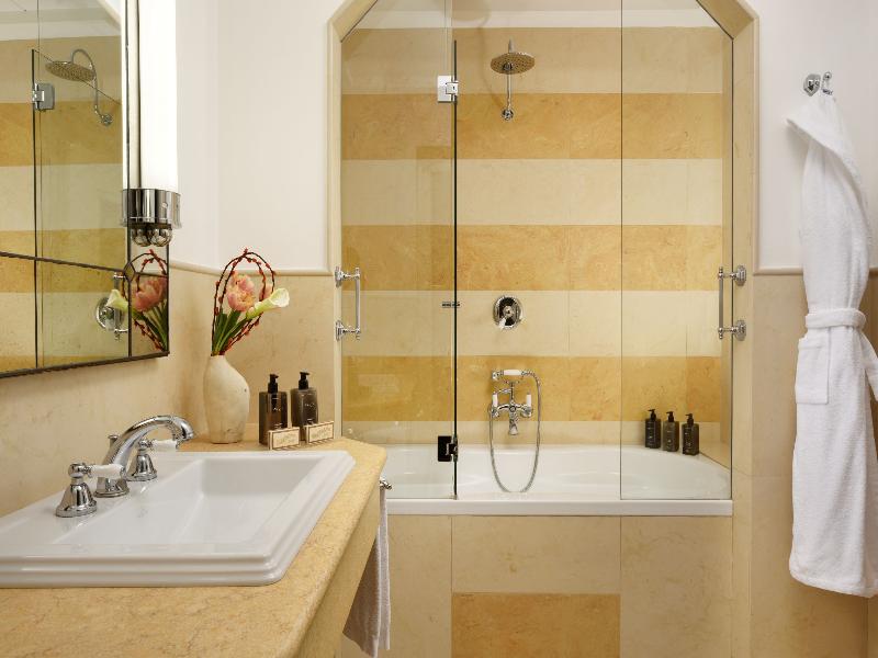 Grand Hotel Savoia Genova, Curio Collection image