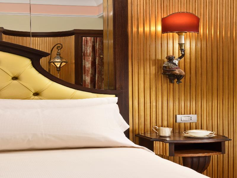 Grand Hotel Savoia Genova, Curio Collection image