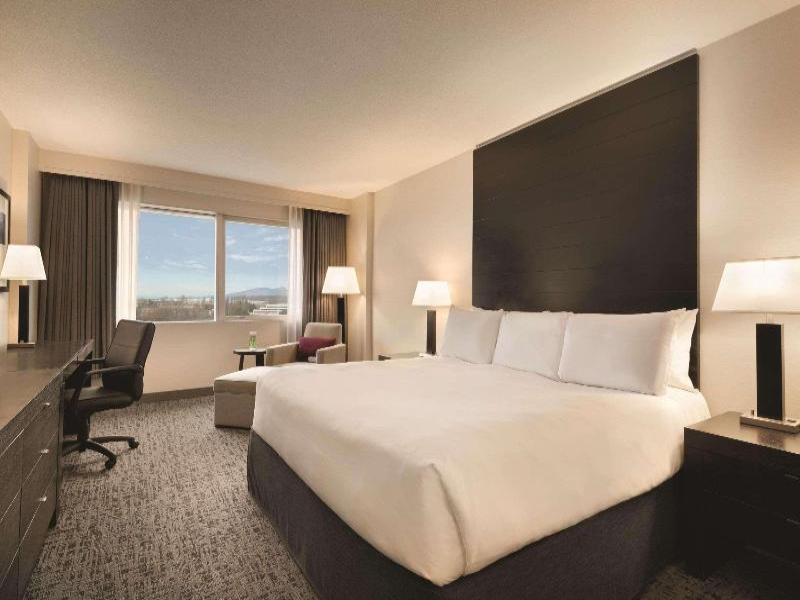 Radisson Hotel Vancouver Airport image