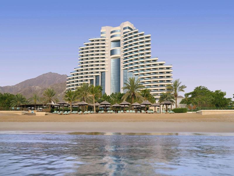Le Méridien Al Aqah Beach Resort image