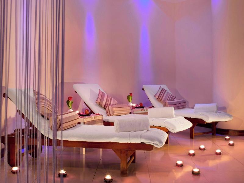 Le Méridien Al Aqah Beach Resort image