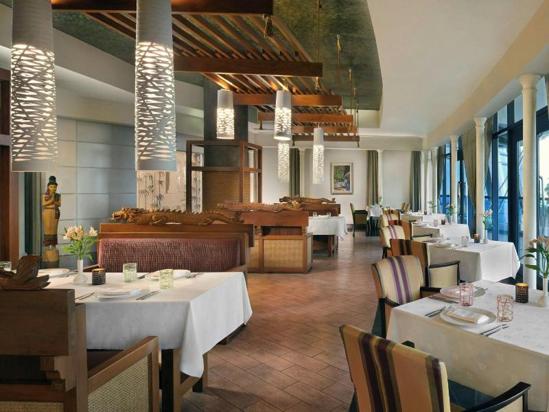 Le Méridien Al Aqah Beach Resort image