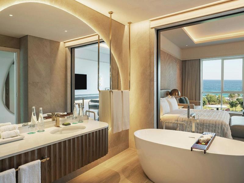 Le Méridien Al Aqah Beach Resort image