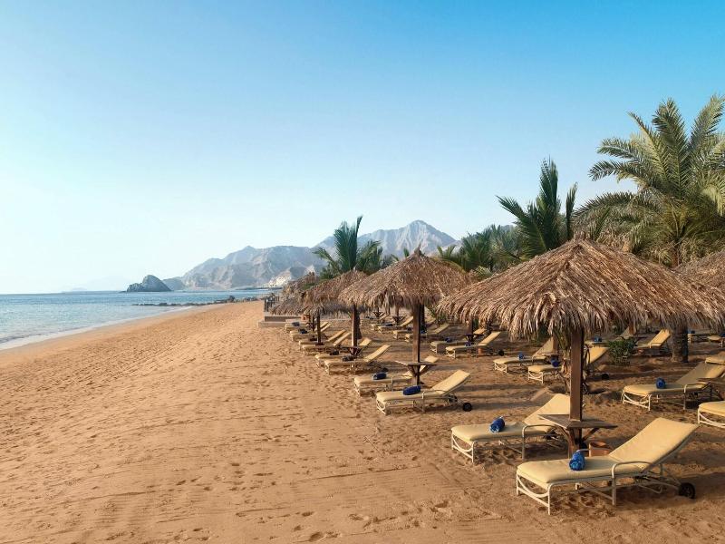 Le Méridien Al Aqah Beach Resort image