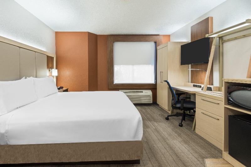 Holiday Inn Express Hotel & Suites Universal