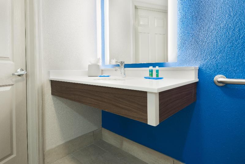 Holiday Inn Express Hotel & Suites Universal Holiday Inn Express Hotel & Suites Universal