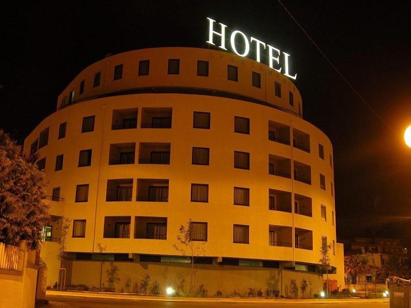 Paredes Hotel Apartamento image