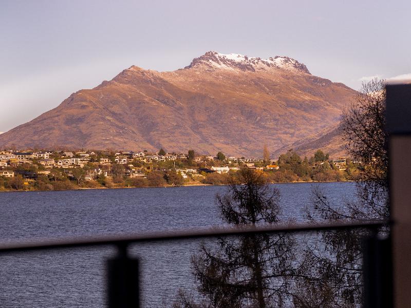 Avani Queenstown Hotel 
