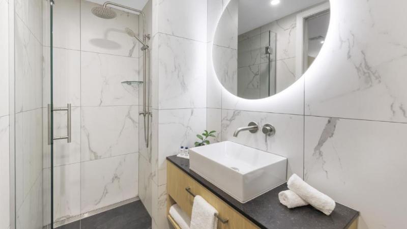 Oaks Queenstown Shores Resort image