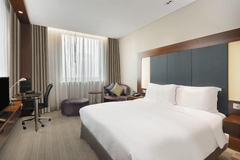 Holiday Inn Pudong image
