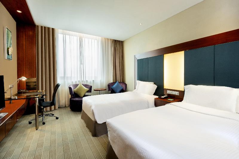 Holiday Inn Pudong image