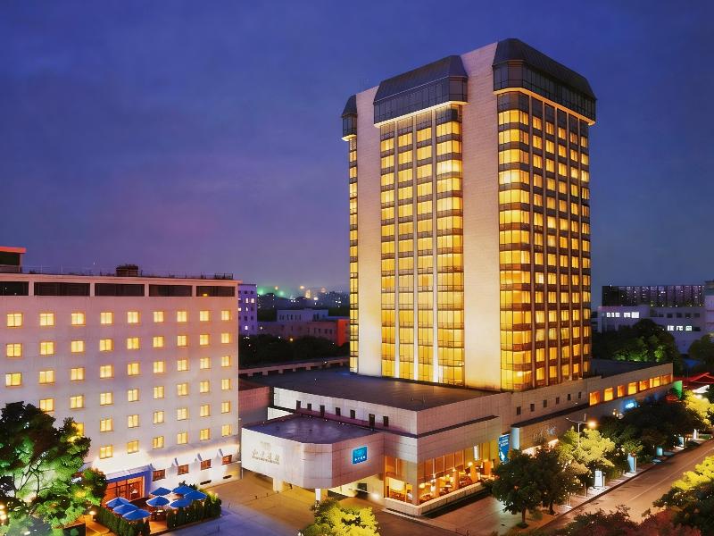 Peace Hotel Beijing image
