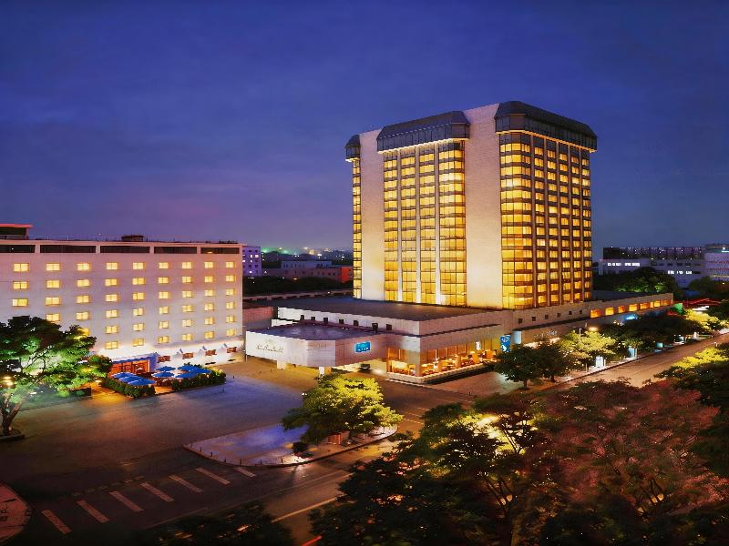 Peace Hotel Beijing image