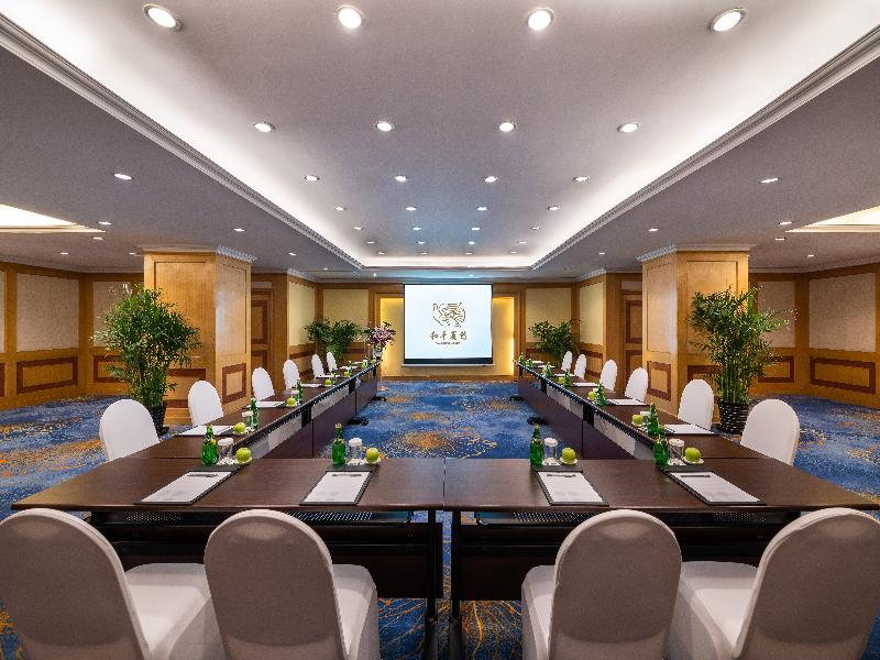 Peace Hotel Beijing image
