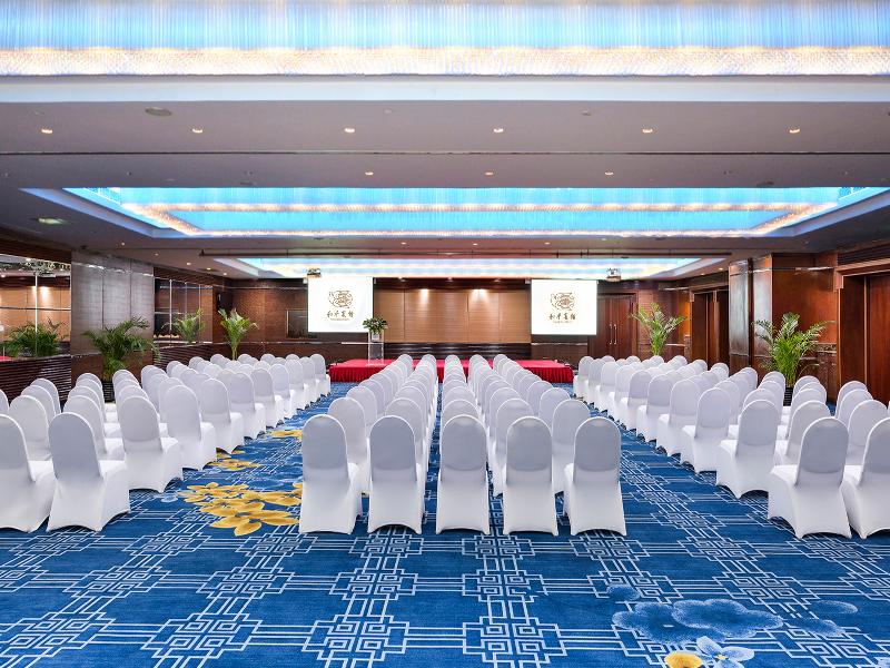 Peace Hotel Beijing image
