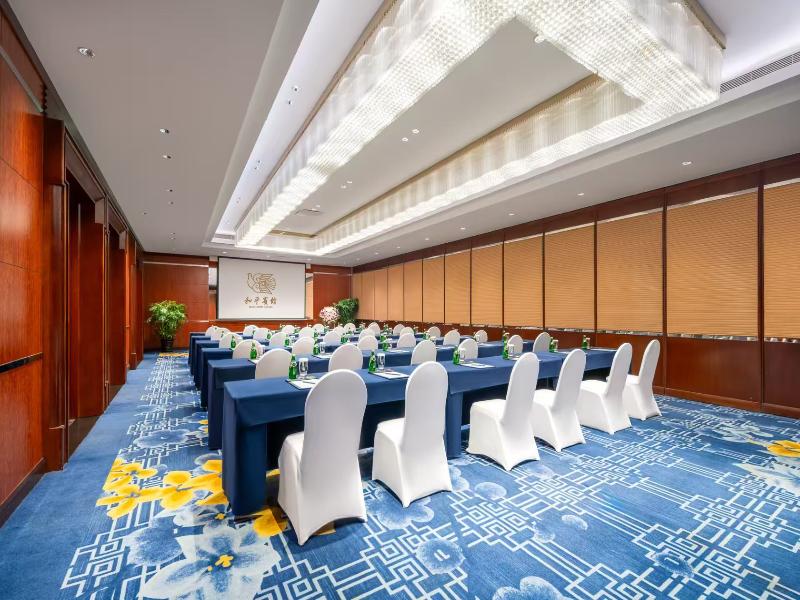 Peace Hotel Beijing image