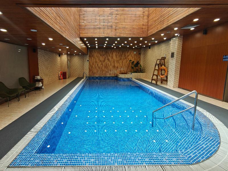 Peace Hotel Beijing image