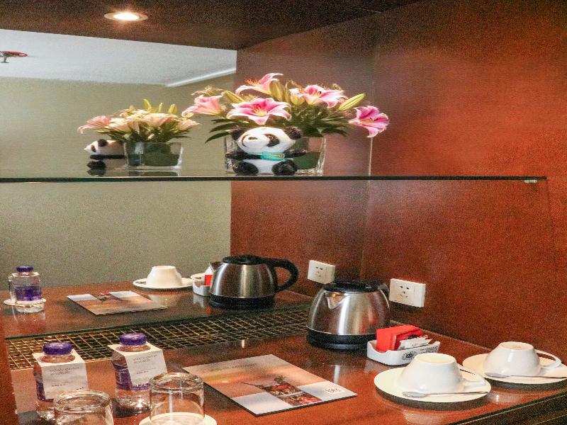 Peace Hotel Beijing image