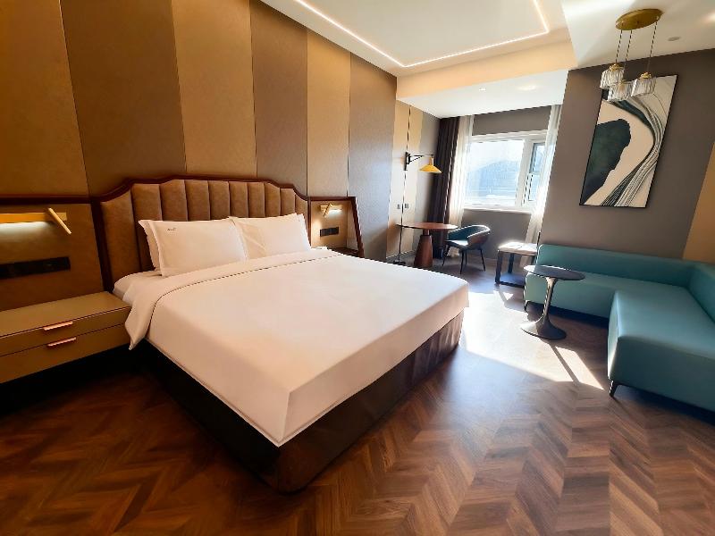 Holiday Inn Beijing Chang An West image