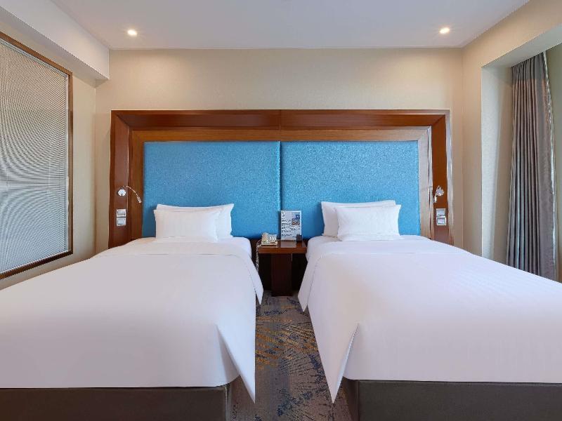 Novotel Shanghai Atlantis image