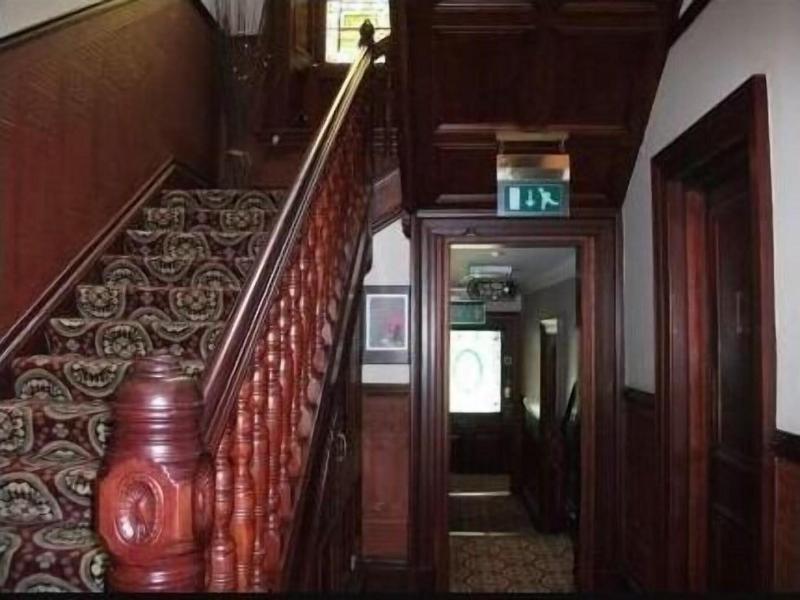 Lauriston Hotel image