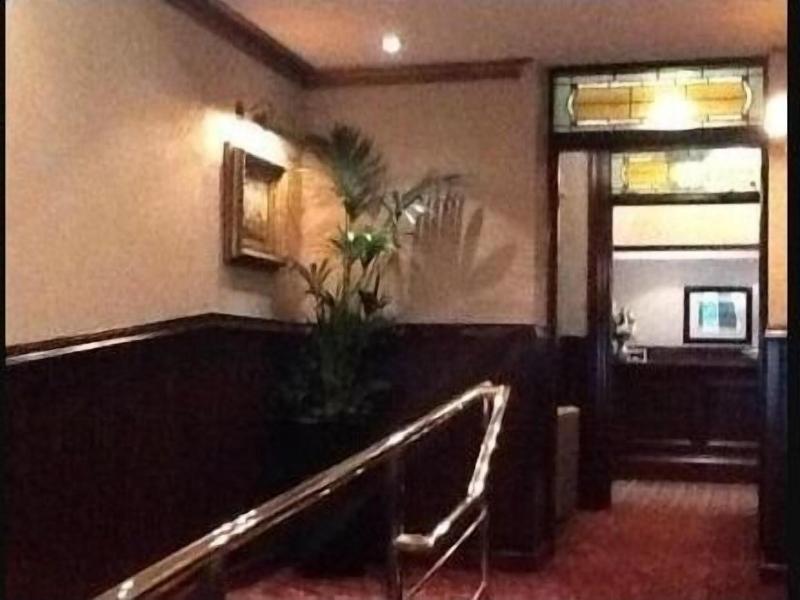 Lauriston Hotel image