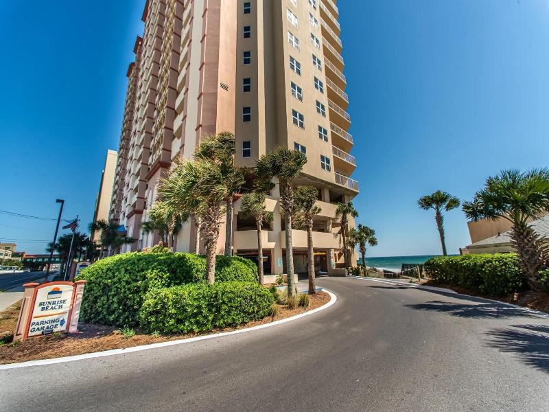 ResortQuest Rentals at Sunrise Beach Resort
