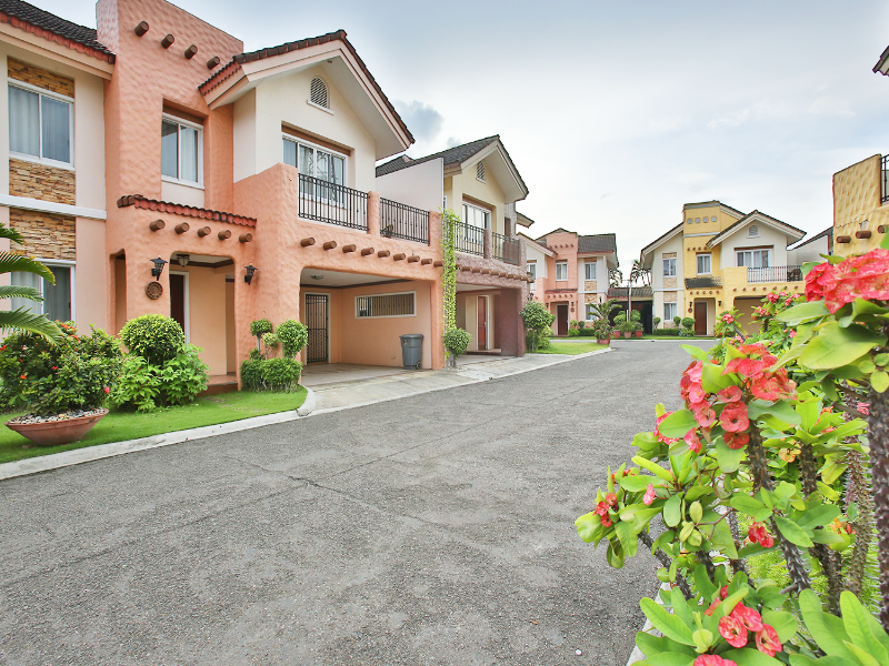 Crown Regency Suites & Residences Mactan image