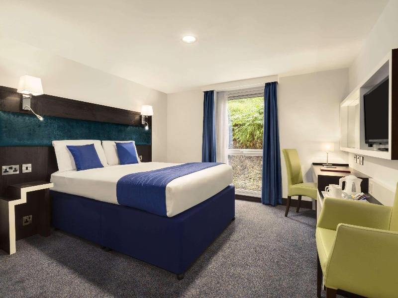 Ramada by Wyndham Oxford image