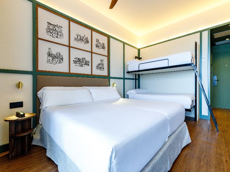 Petit Palace Tamarises image