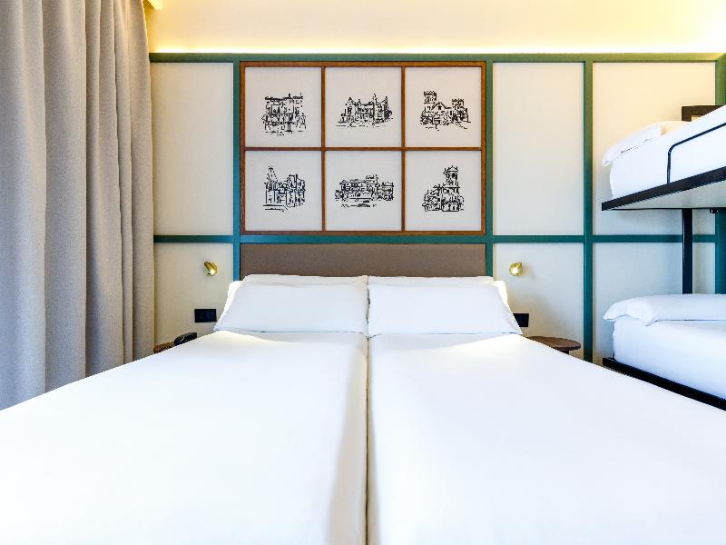 Petit Palace Tamarises image