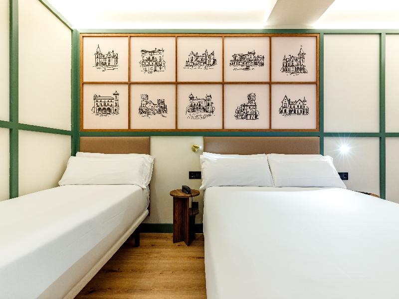 Petit Palace Tamarises image