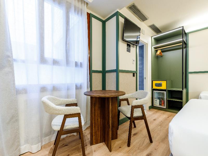 Petit Palace Tamarises image