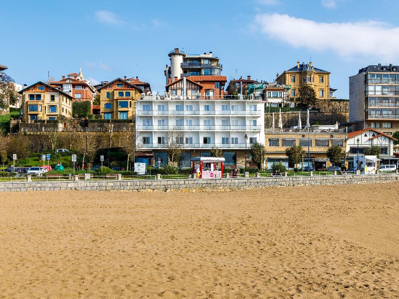Petit Palace Tamarises image