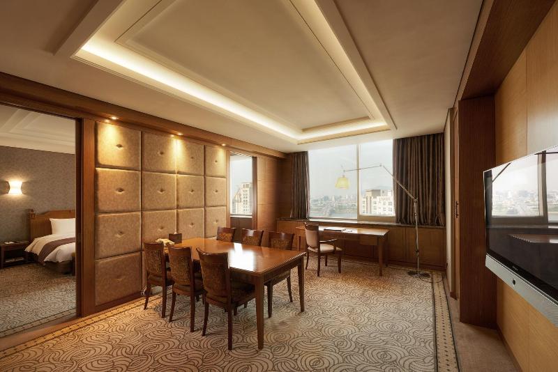 The Hotel Riviera image