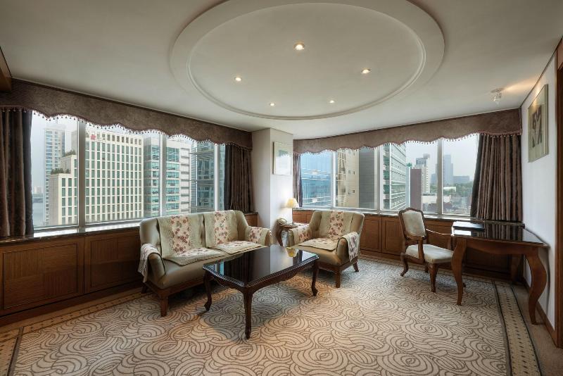 The Hotel Riviera image