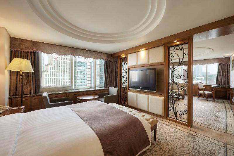 The Hotel Riviera image