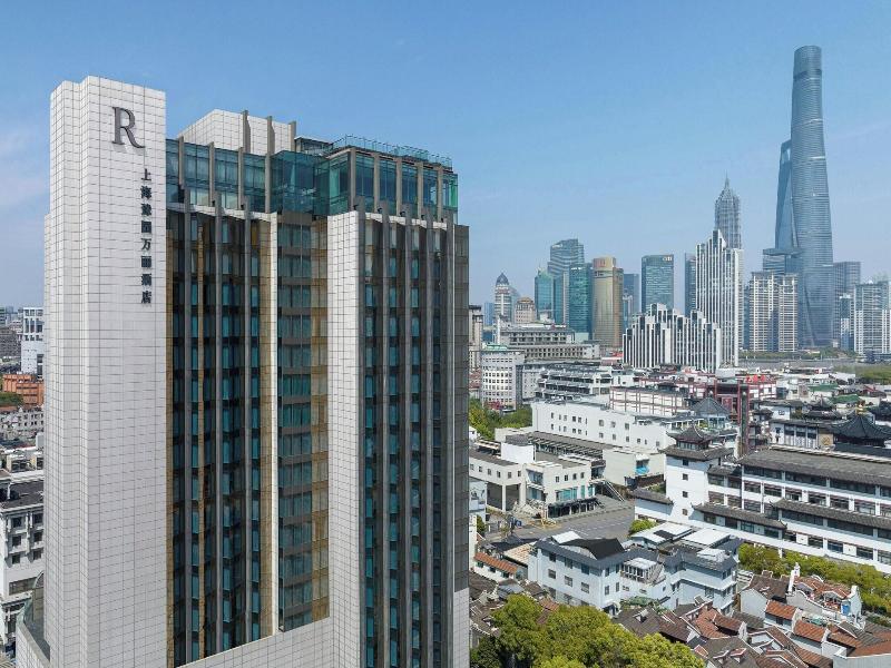 Renaissance Shanghai Yu Garden Hotel image