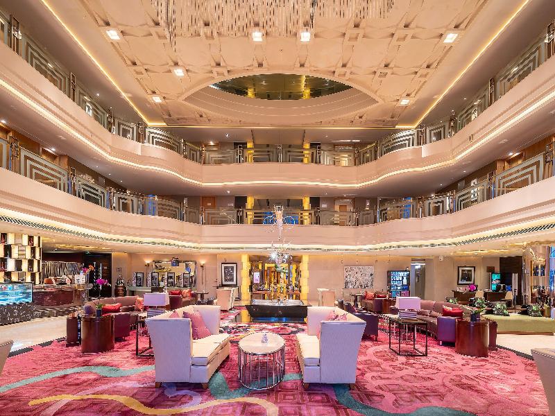 Renaissance Shanghai Yu Garden Hotel image
