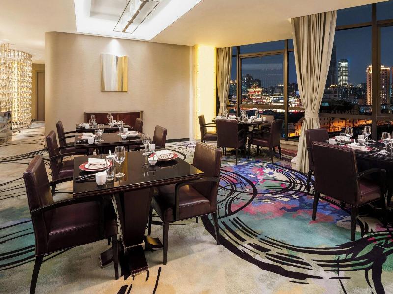 Renaissance Shanghai Yu Garden Hotel image