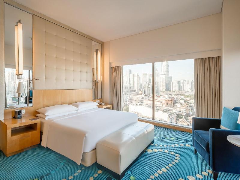 Renaissance Shanghai Yu Garden Hotel image