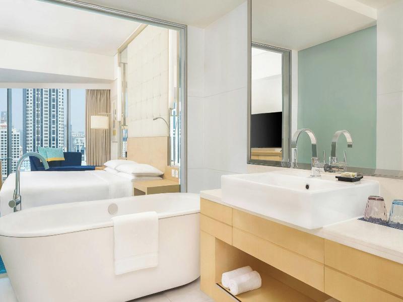 Renaissance Shanghai Yu Garden Hotel image