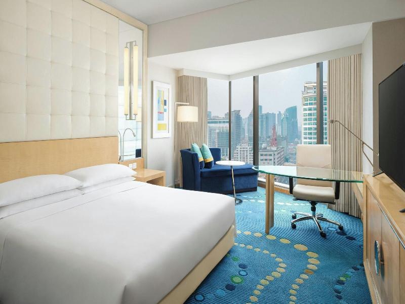 Renaissance Shanghai Yu Garden Hotel image