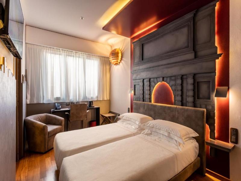 Ariston Hotel image