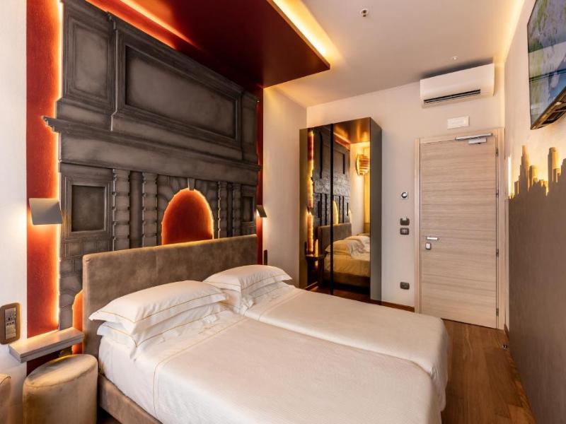 Ariston Hotel image