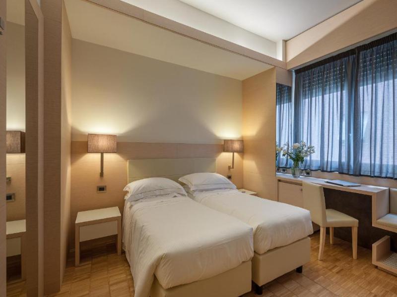 Ariston Hotel image